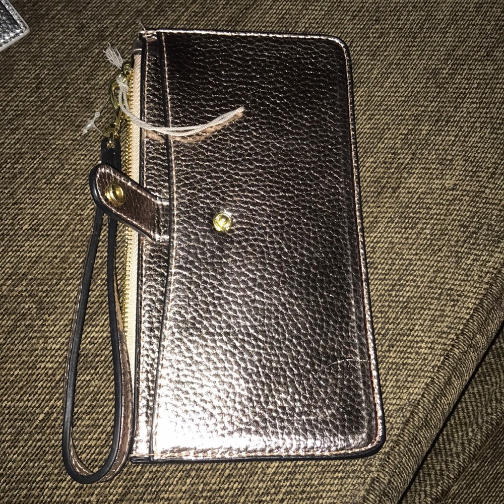 Clutch - Picture 3 of 6